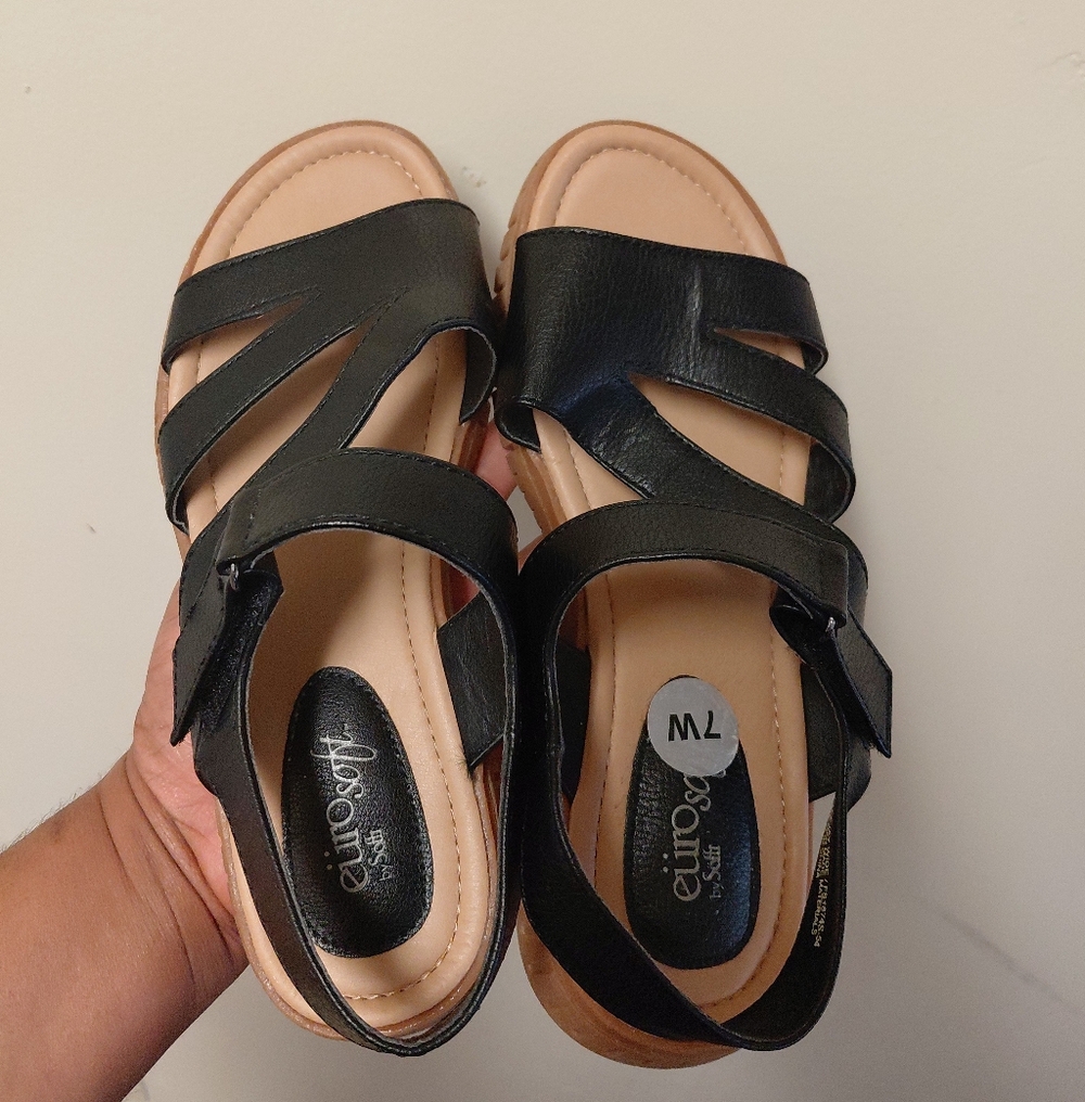 Eurosoft Women's Black Chunky Platform Comfortable Strappy Sandals Size 7 Wide - Picture 10 of 10